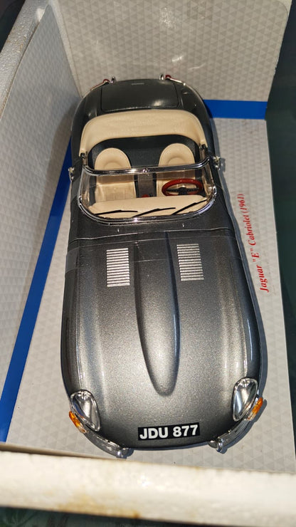 Jaguar E Cabriolet (1961) Bburago